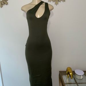 Army green cross shoulder dress. Medium fits like LG/XL heart&hips